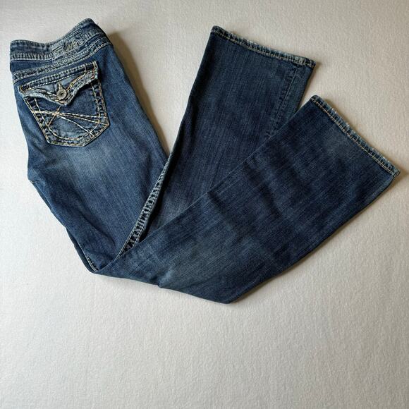 Silver Pioneer Bootcut Jeans Womens 29x31 Distressed Medium to Light Wash Stitch - Picture 1 of 9